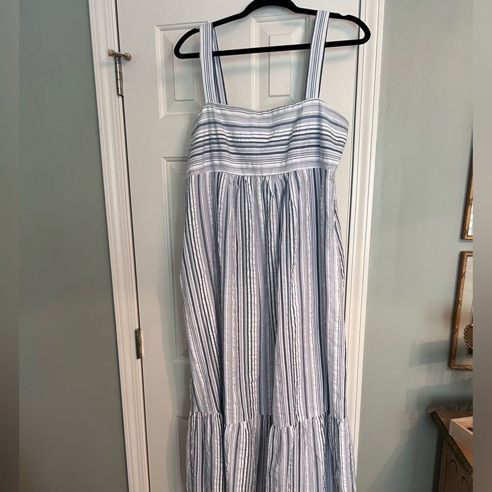 Fun seer sucker maxi dress with ruffle bottom